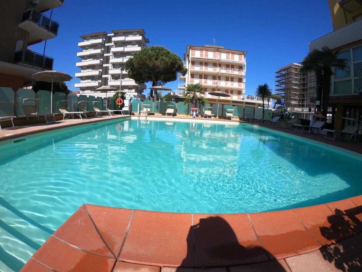 Hotel Reno Lido Di Savio Buitenkant foto